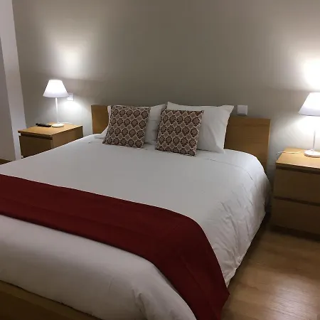 White House 3*