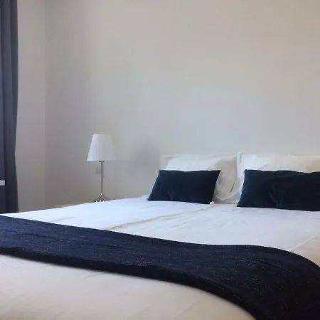 White House Guest house 3*