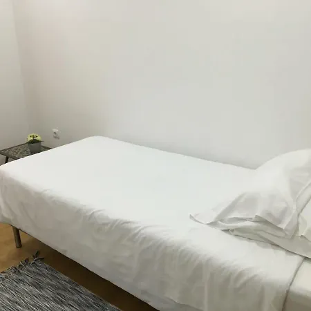 White House Guest house 3*