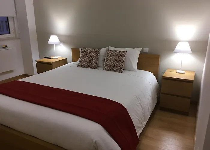 White House 3*