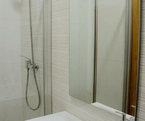 White House אבאירו