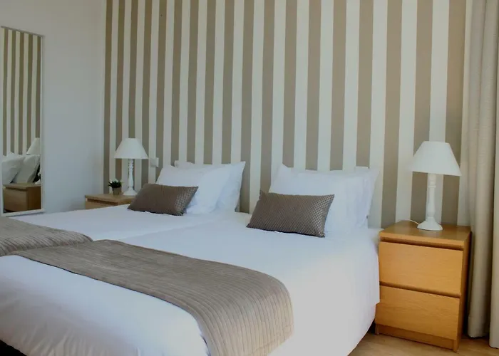 White House בית הארחה